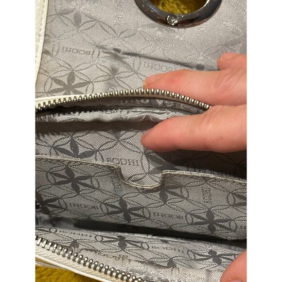 BODHI white and black leather wristlet silver-toned pebbled turn-lock closure - Picture 5 of 11